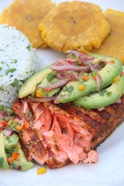 Recipe-for-salmon-with-avocado-salsa